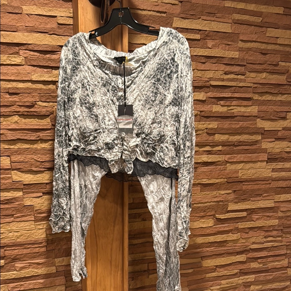 KOKOMARINA Textured Gray and Black Two-Piece Set